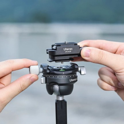 Ulanzi UKA08 Foldable L-Bracket and Baseplate