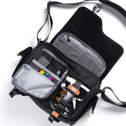 Ulanzi MS12 Messenger Bag of 5.6L Capacity Black
