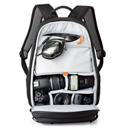 Tahoe BP 150, Black Keep your photo gear and tablet protected and organized in this lightweight and sporty Tahoe Backpack