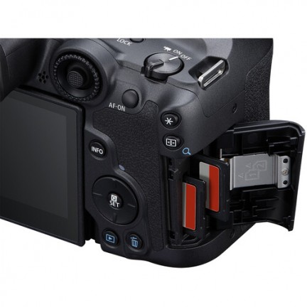 Canon EOS R7 + RF-S 18-150mm f/3.5-6.3 IS STM Kit