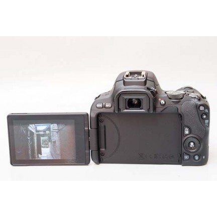 Canon EOS 200D EF-S 18-55mm STM Lens Kit - 24.2 MP, DSLR Camera, Black